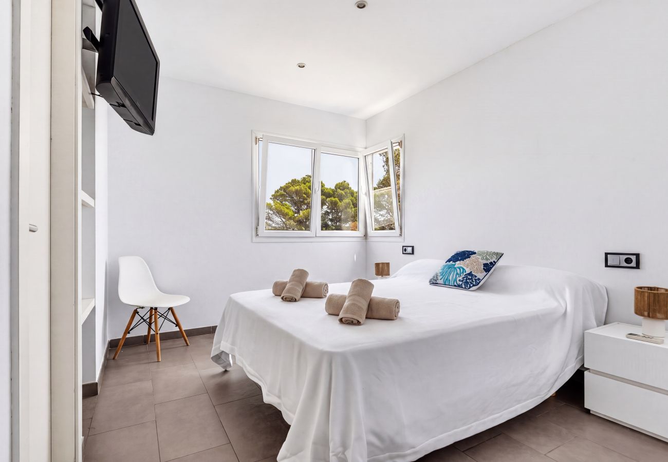 Villa en Cala Blanca - VILLA MAGDALENA