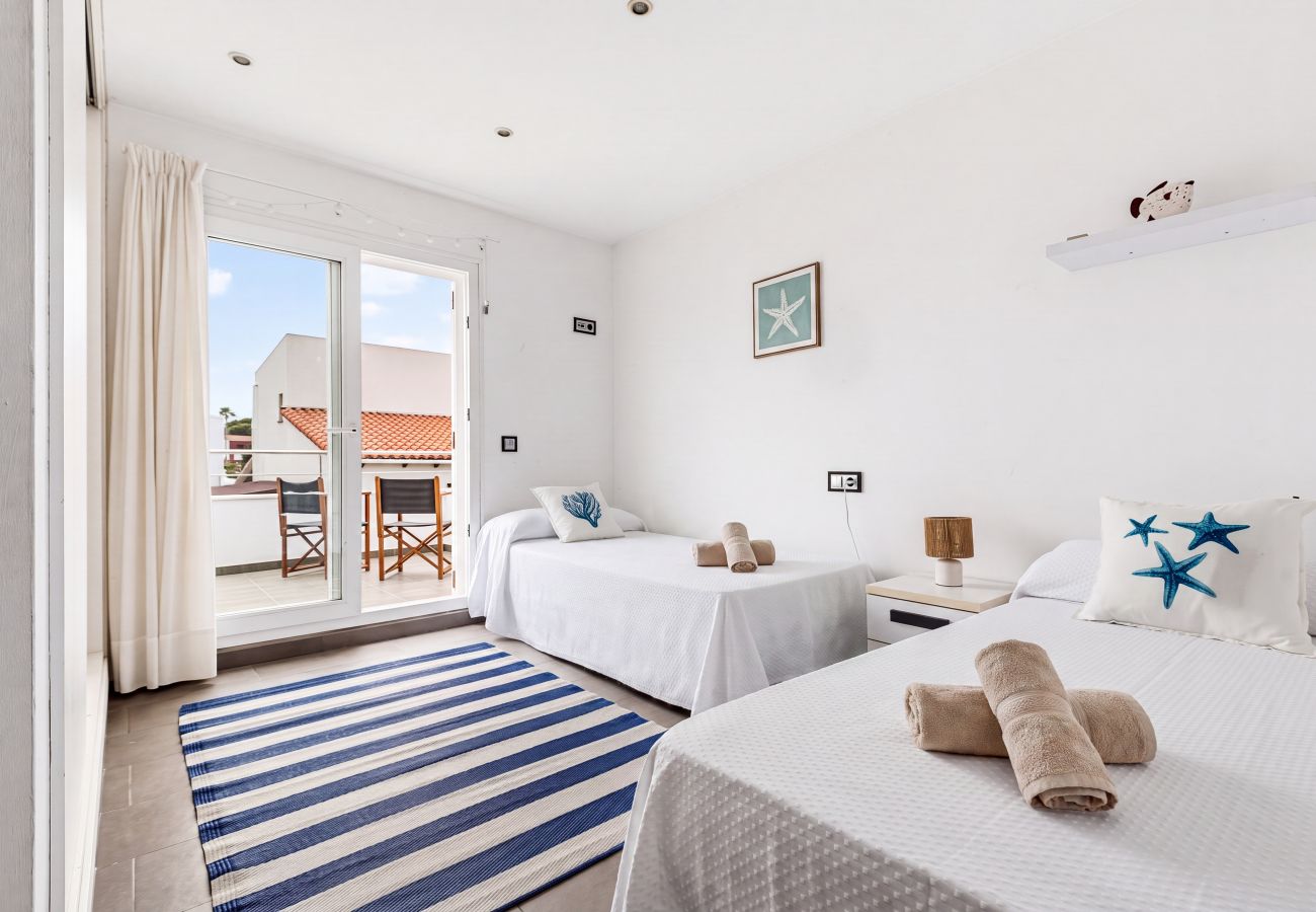 Villa en Cala Blanca - VILLA MAGDALENA