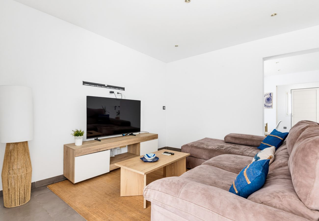 Villa en Cala Blanca - VILLA MAGDALENA