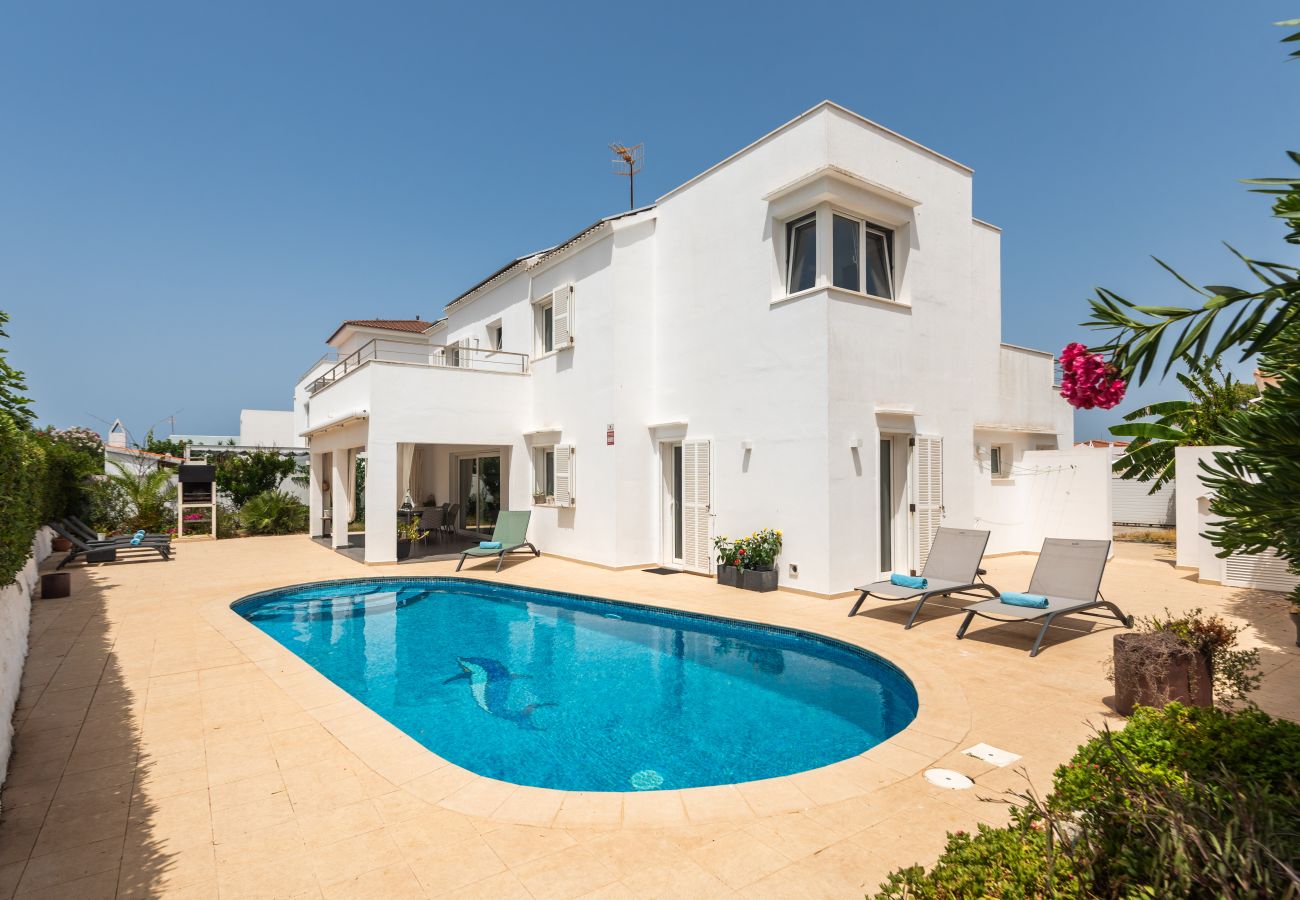 Villa en Cala Blanca - VILLA MAGDALENA