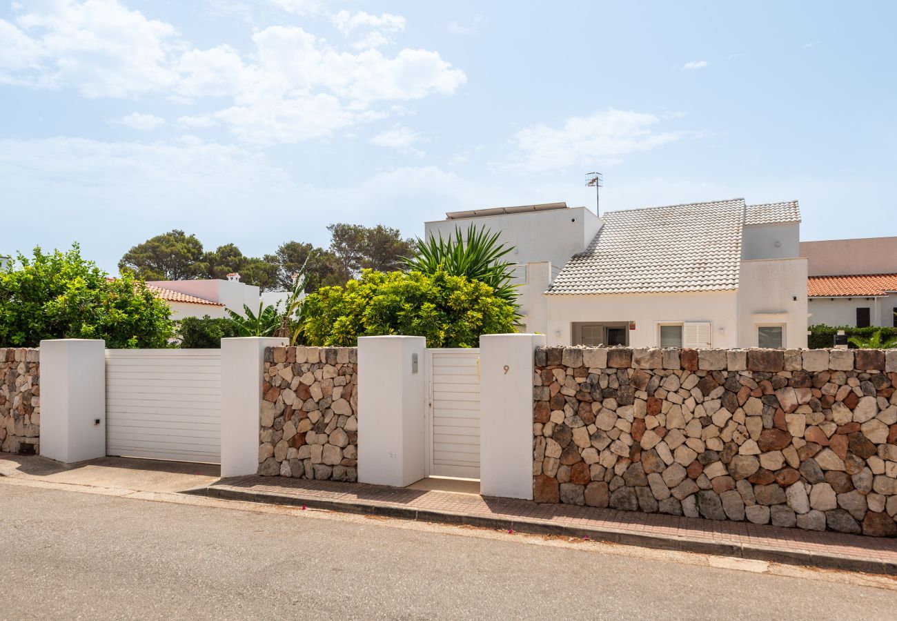 Villa en Cala Blanca - VILLA MAGDALENA