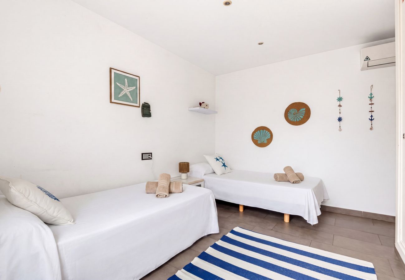 Vil.la en Cala Blanca - VILLA MAGDALENA
