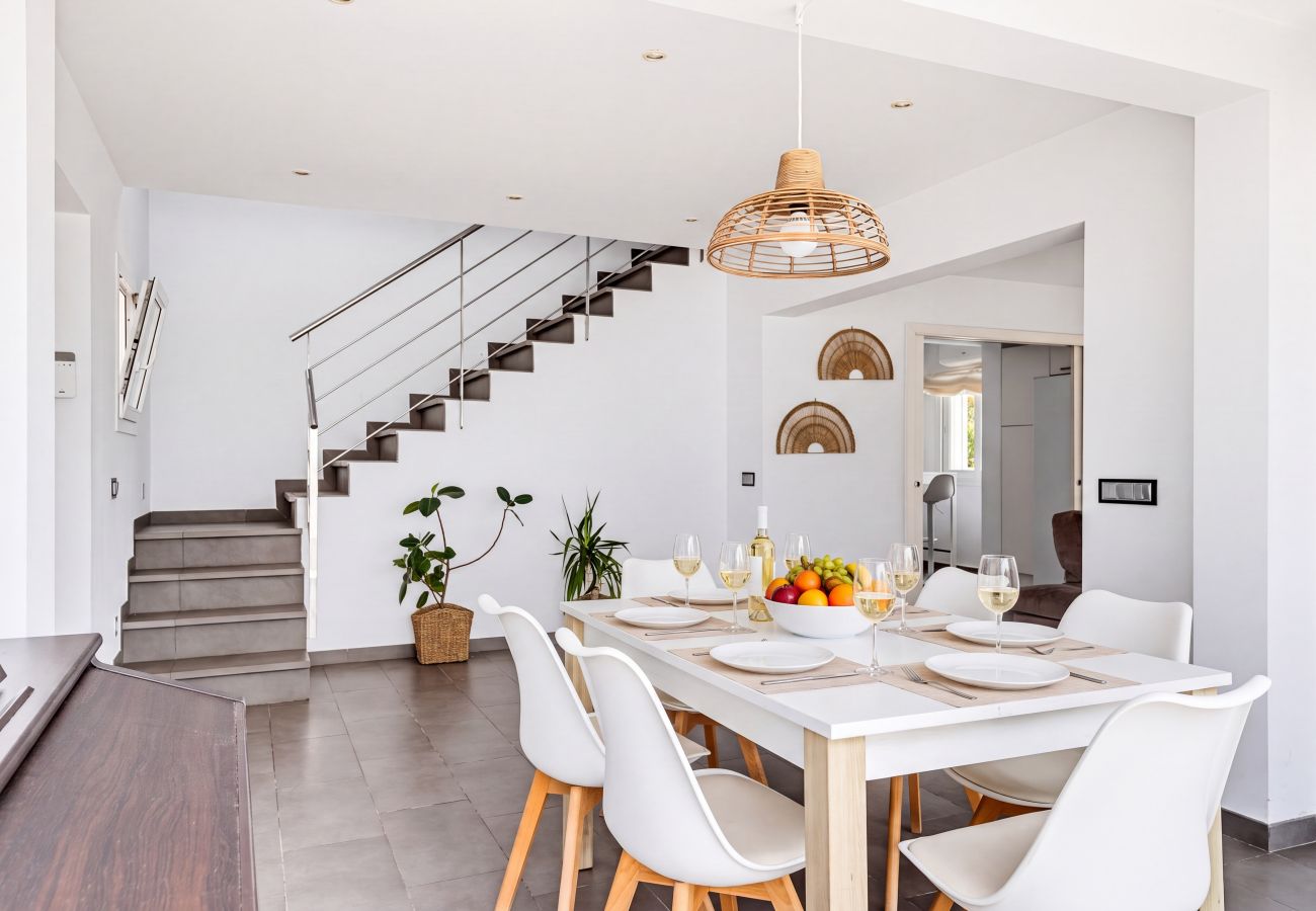 Villa à Cala Blanca - VILLA MAGDALENA