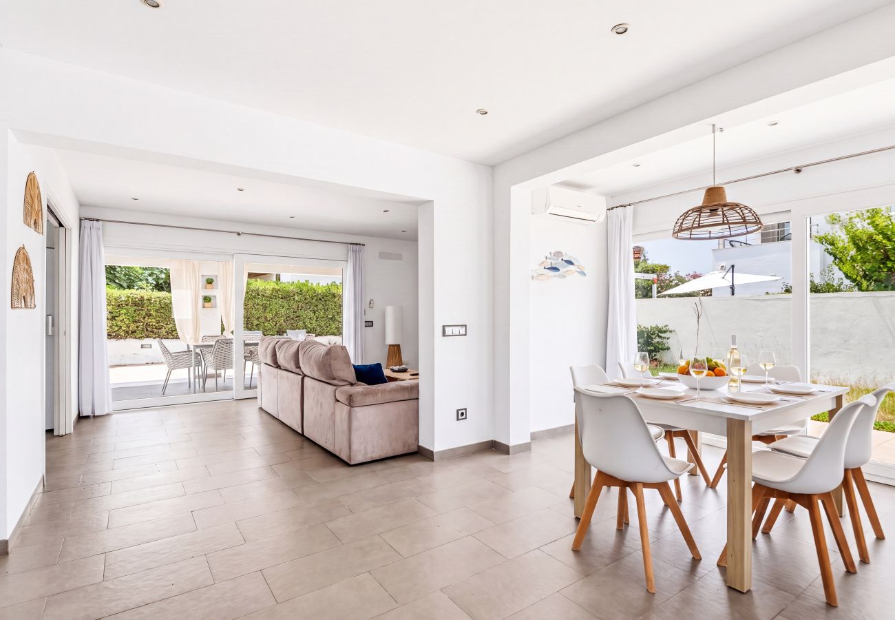 Villa à Cala Blanca - VILLA MAGDALENA